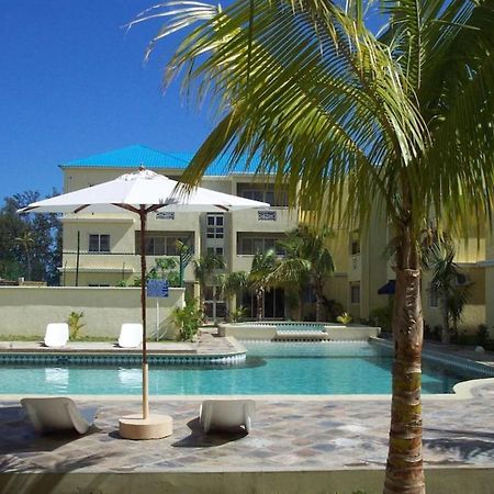 Lovely Apartment In Flic En Flac, Close To The Beach And All Amenities. Buitenkant foto