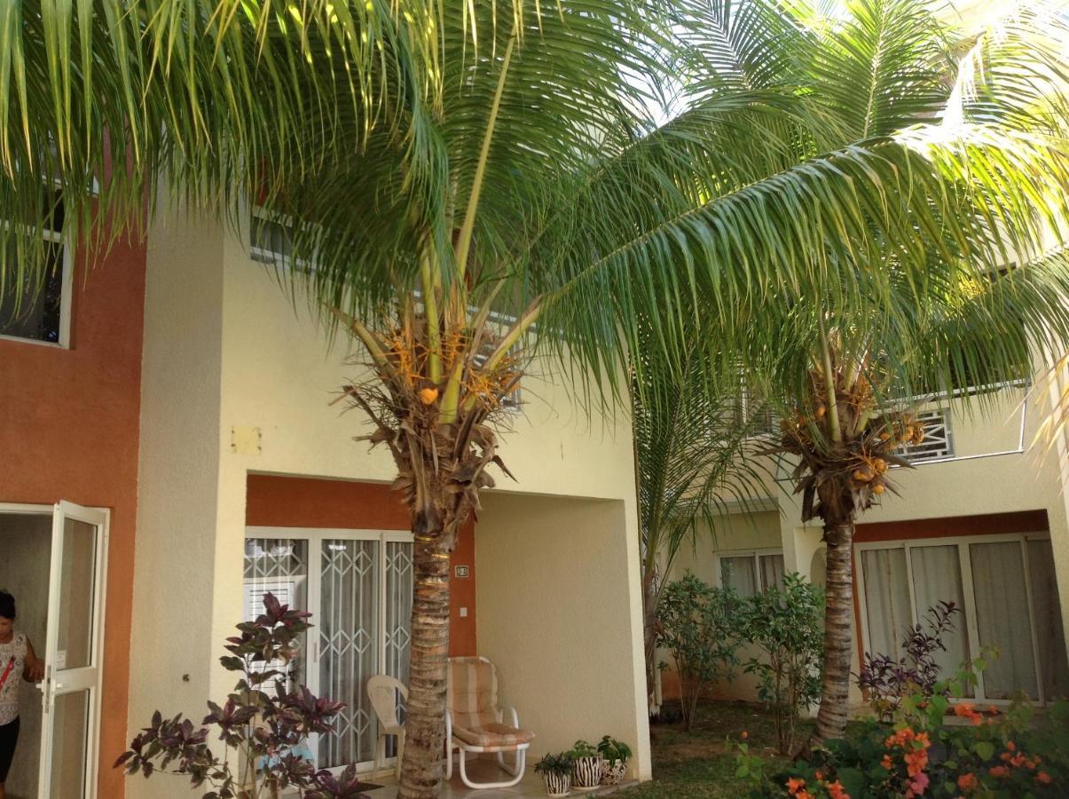 Lovely Apartment In Flic En Flac, Close To The Beach And All Amenities. Buitenkant foto