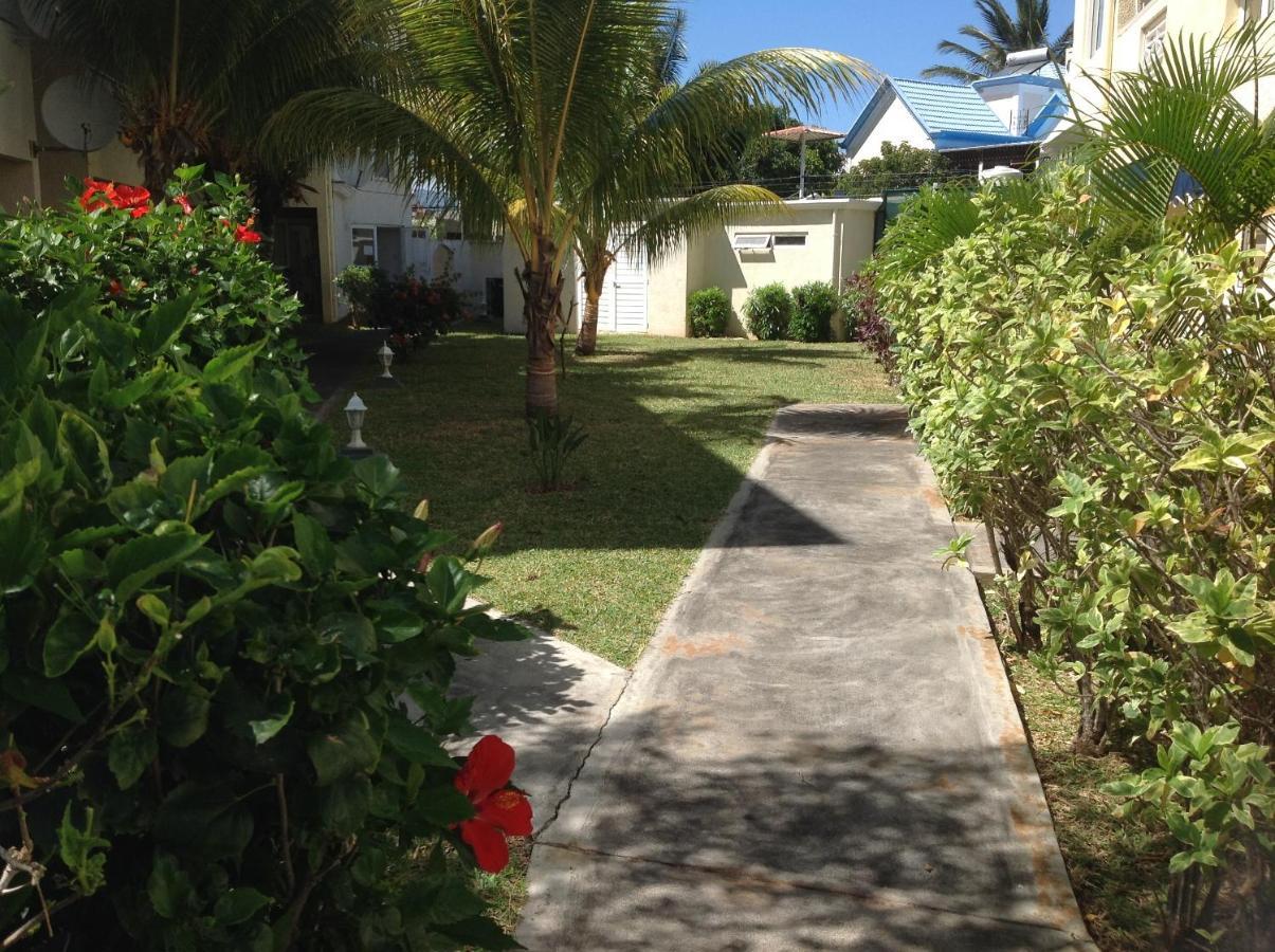 Lovely Apartment In Flic En Flac, Close To The Beach And All Amenities. Buitenkant foto