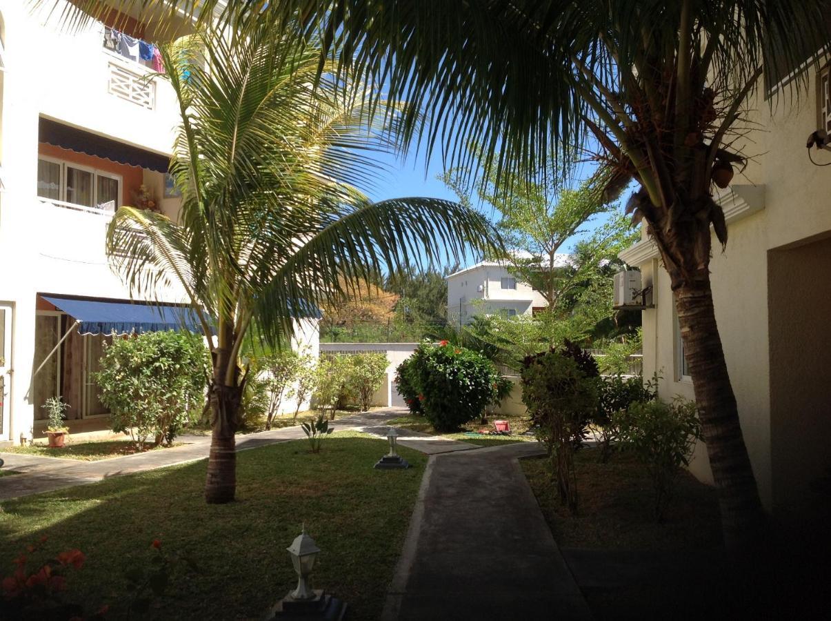 Lovely Apartment In Flic En Flac, Close To The Beach And All Amenities. Buitenkant foto