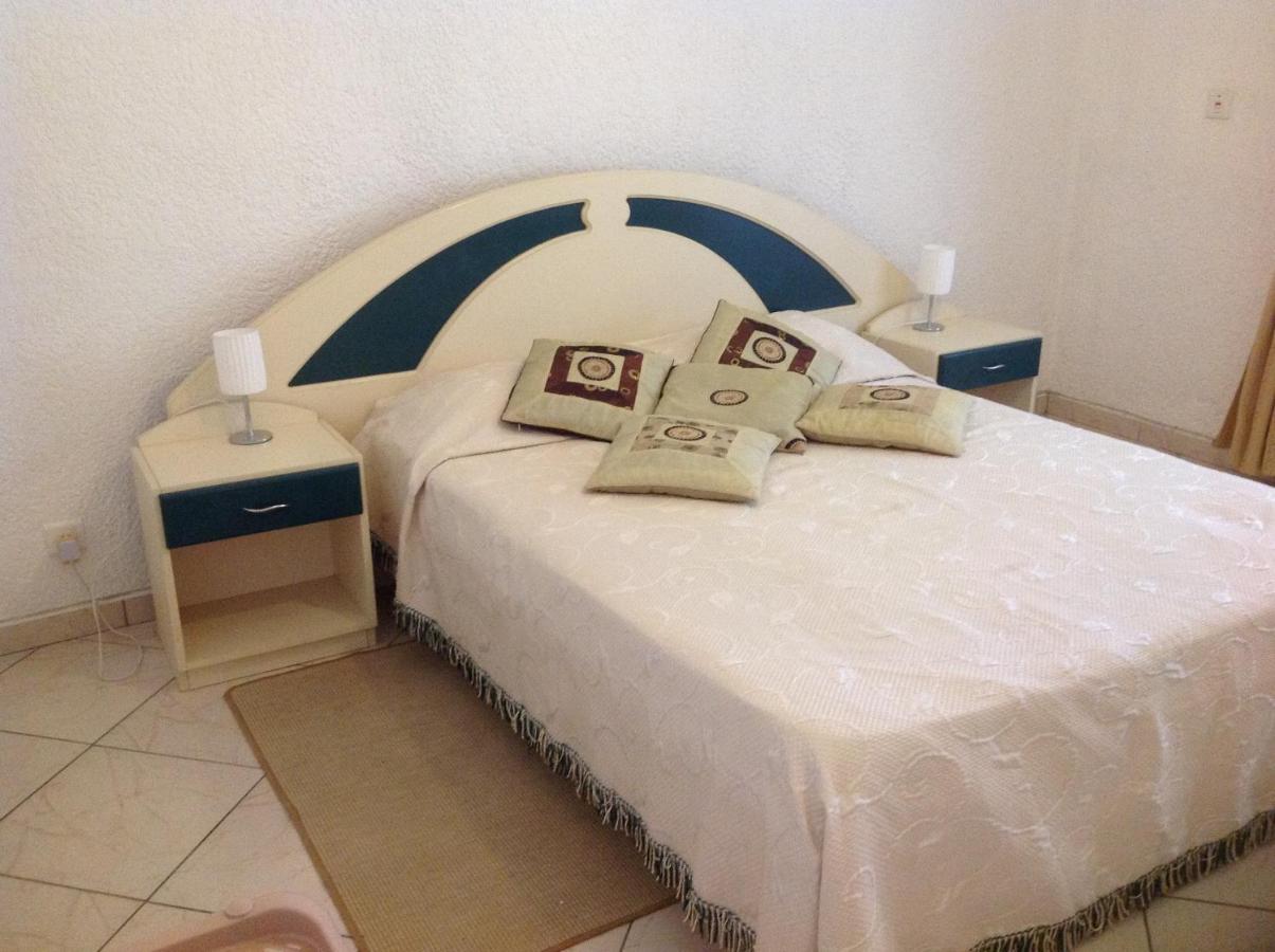 Lovely Apartment In Flic En Flac, Close To The Beach And All Amenities. Buitenkant foto