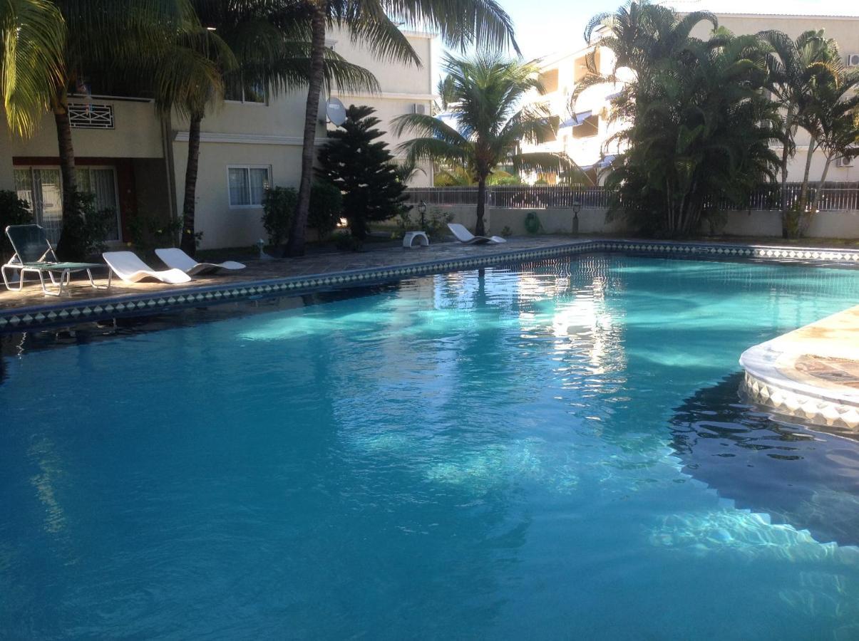Lovely Apartment In Flic En Flac, Close To The Beach And All Amenities. Buitenkant foto