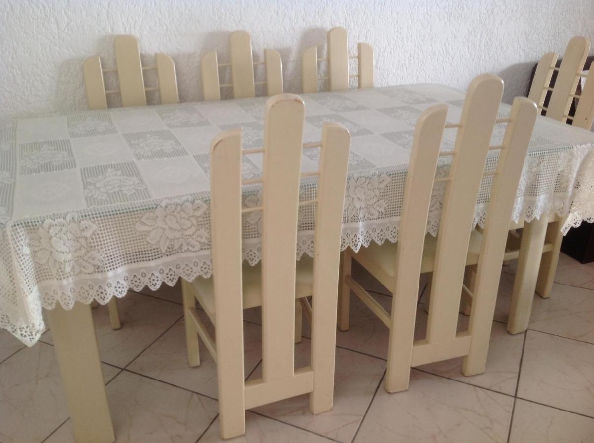 Lovely Apartment In Flic En Flac, Close To The Beach And All Amenities. Buitenkant foto
