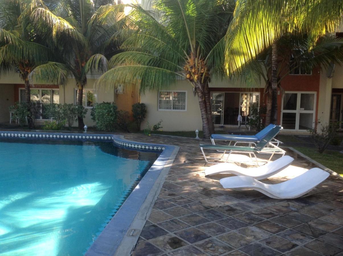 Lovely Apartment In Flic En Flac, Close To The Beach And All Amenities. Buitenkant foto