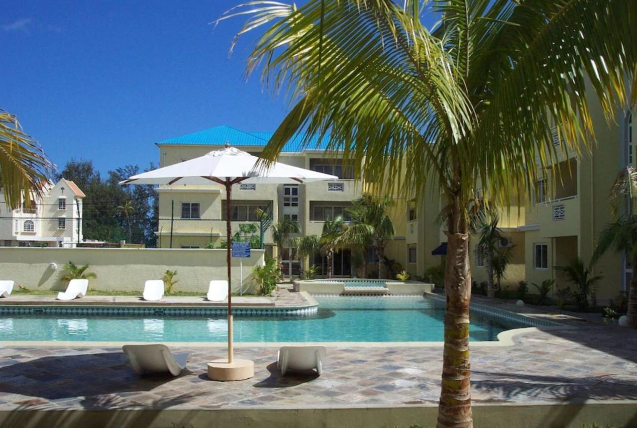 Lovely Apartment In Flic En Flac, Close To The Beach And All Amenities. Buitenkant foto