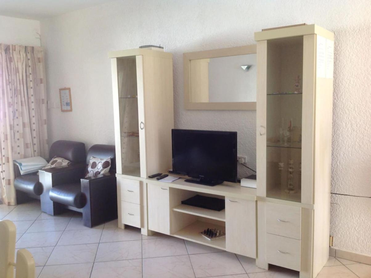 Lovely Apartment In Flic En Flac, Close To The Beach And All Amenities. Buitenkant foto