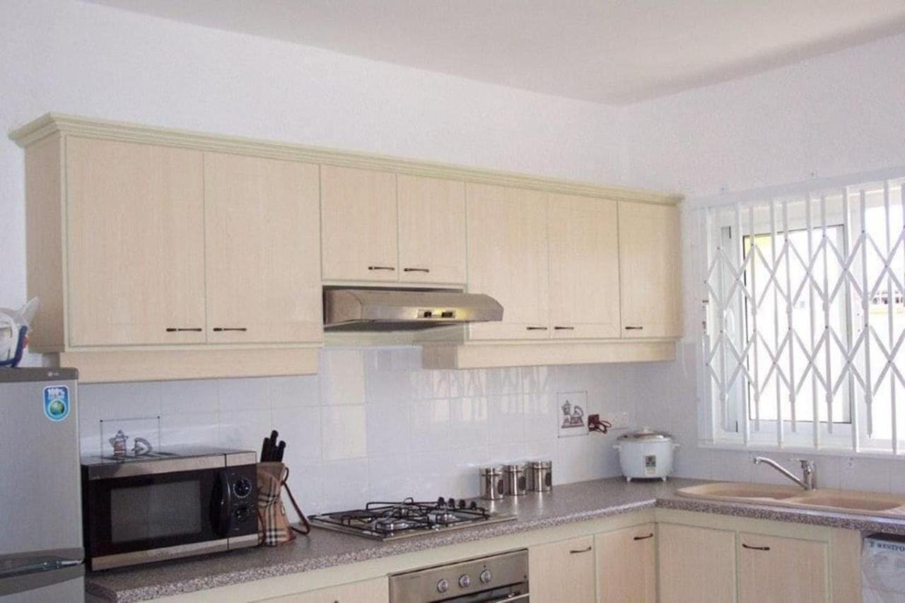 Lovely Apartment In Flic En Flac, Close To The Beach And All Amenities. Buitenkant foto