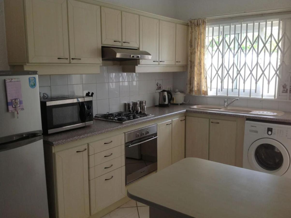 Lovely Apartment In Flic En Flac, Close To The Beach And All Amenities. Buitenkant foto