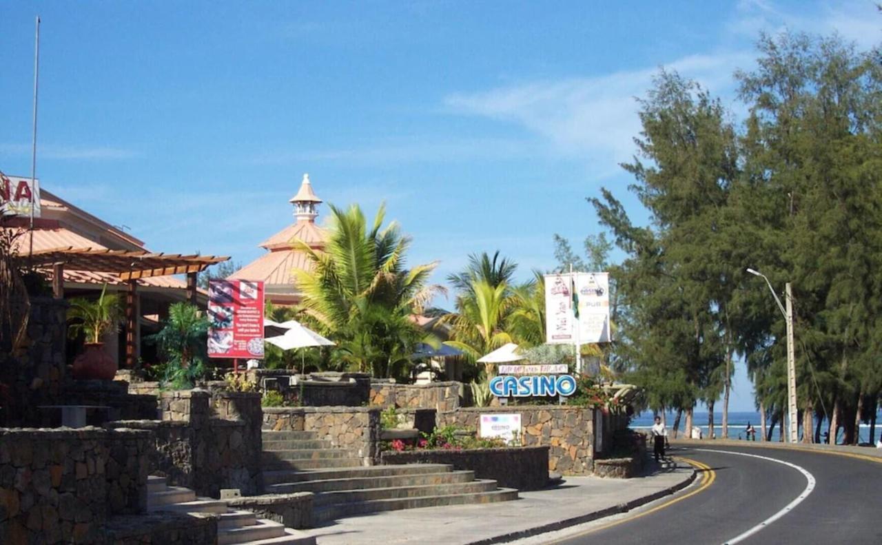Lovely Apartment In Flic En Flac, Close To The Beach And All Amenities. Buitenkant foto