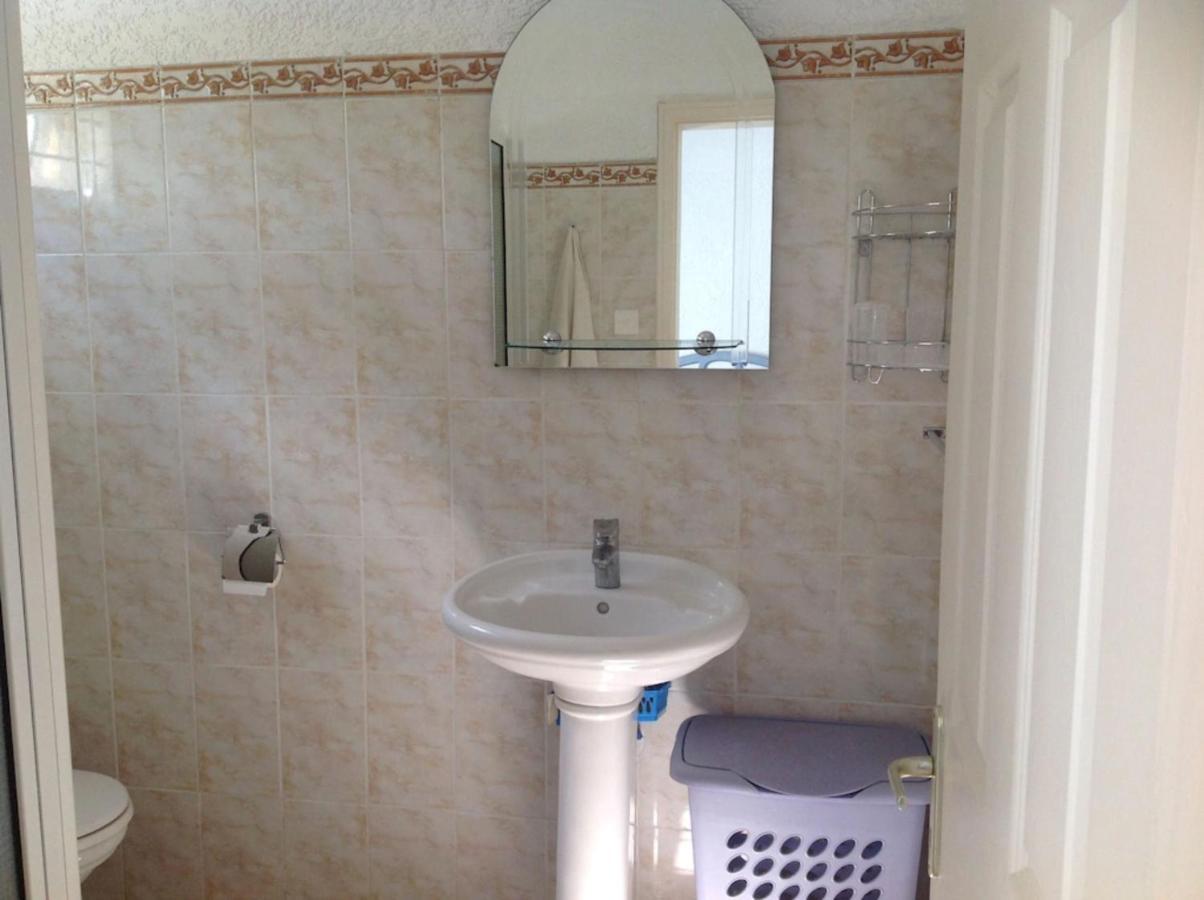 Lovely Apartment In Flic En Flac, Close To The Beach And All Amenities. Buitenkant foto