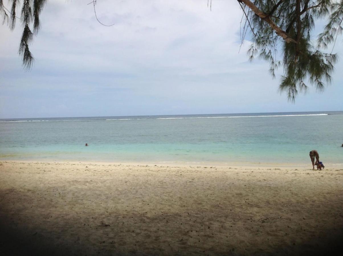 Lovely Apartment In Flic En Flac, Close To The Beach And All Amenities. Buitenkant foto