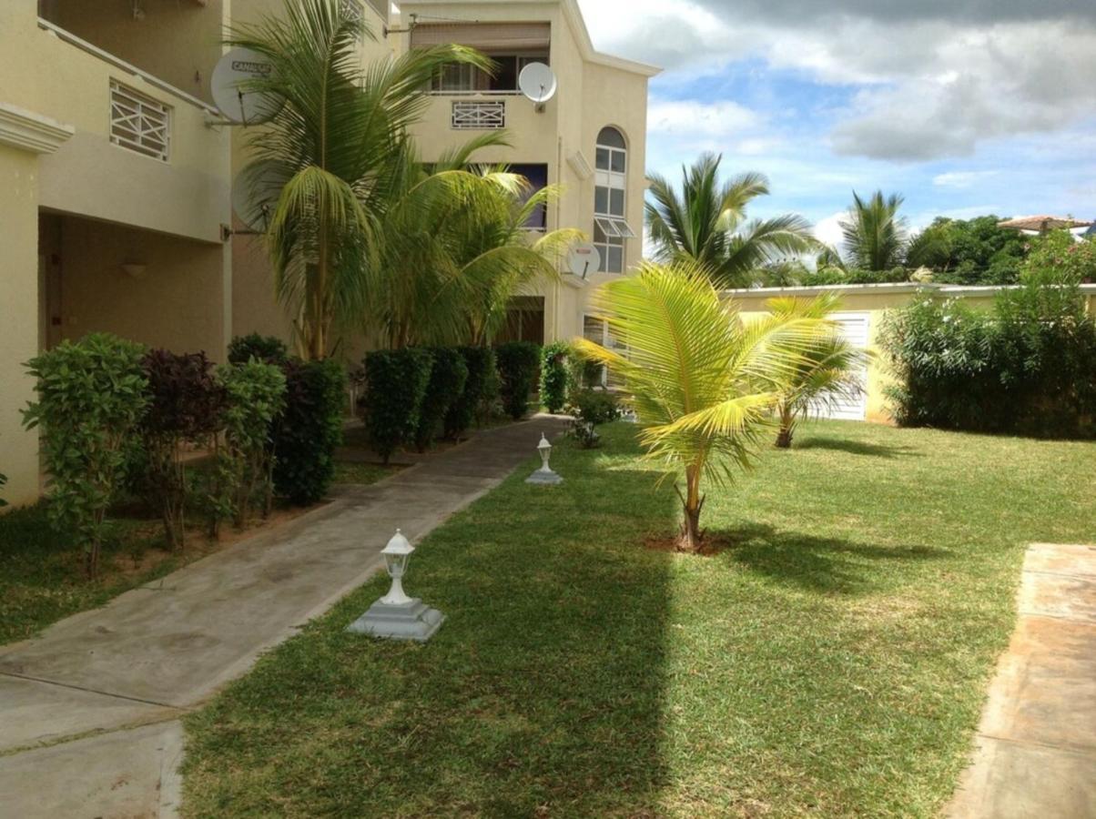 Lovely Apartment In Flic En Flac, Close To The Beach And All Amenities. Buitenkant foto