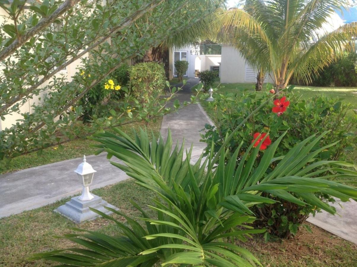 Lovely Apartment In Flic En Flac, Close To The Beach And All Amenities. Buitenkant foto