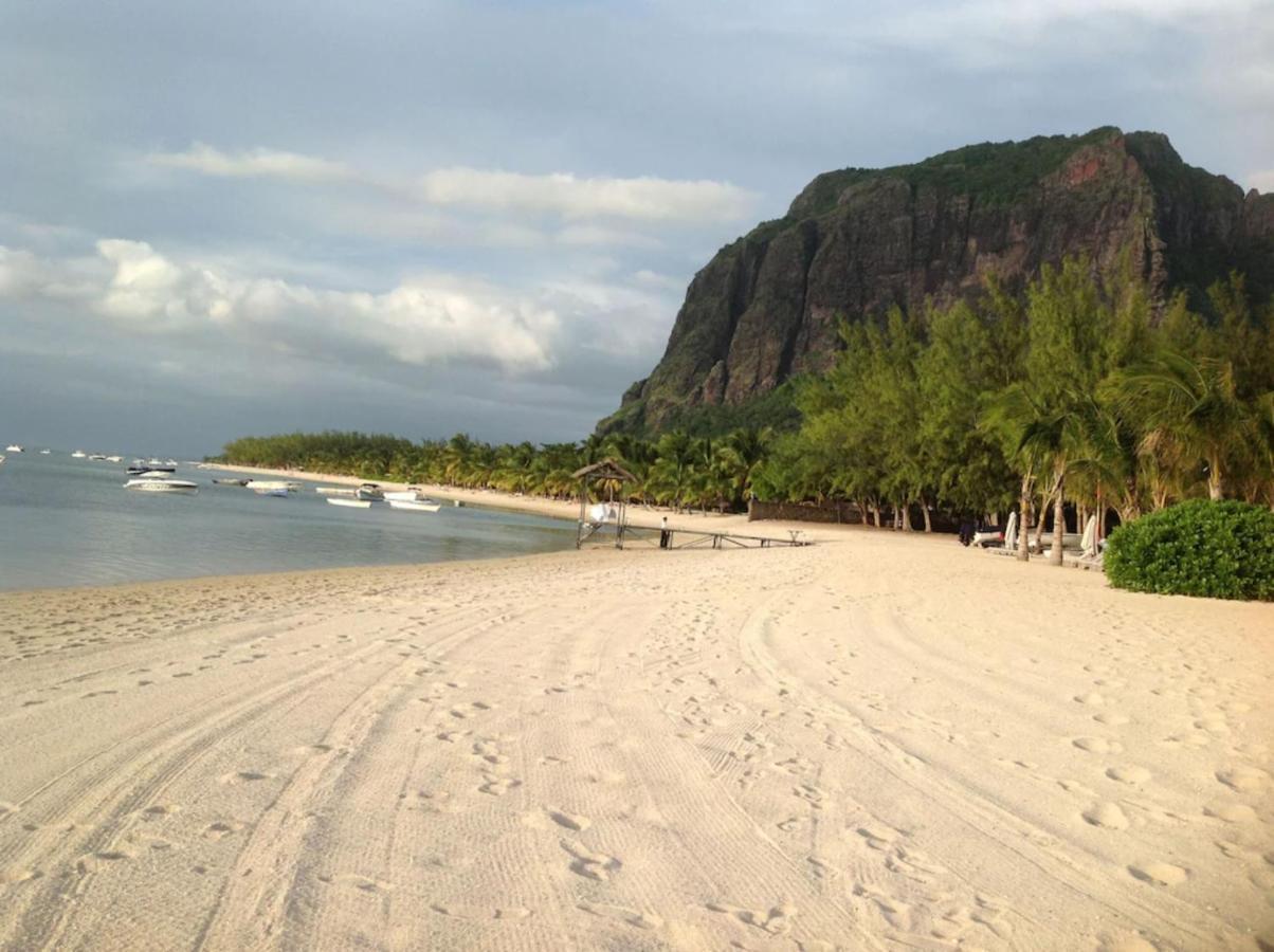 Lovely Apartment In Flic En Flac, Close To The Beach And All Amenities. Buitenkant foto